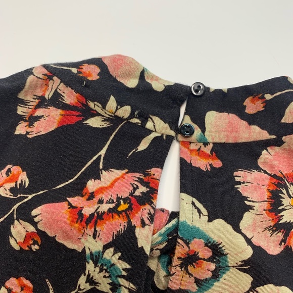 Vanessa Virginia Floral Black High Neck Twist Top - Picture 6 of 8